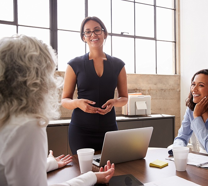 workers-meeting-manager-standing