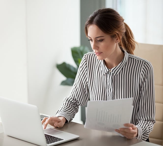 worker-using-laptop